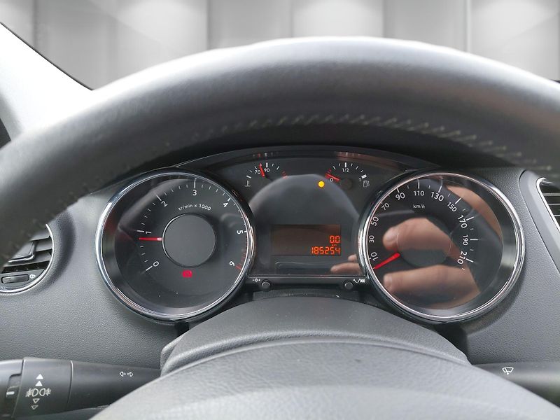 Peugeot 5008 (2014) 1.6HDi Active  - fotka 18 z 24