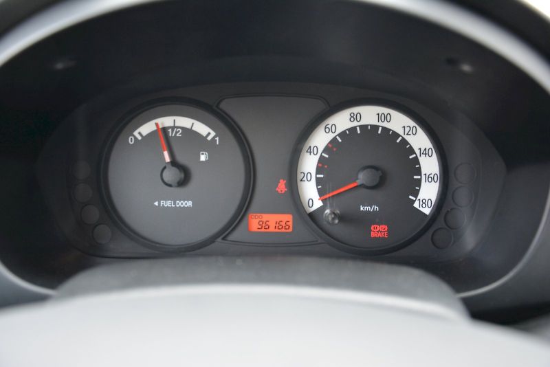 Kia Picanto (2008) 1.0 LX 45 kW 1. generace - fotka 7 z 20