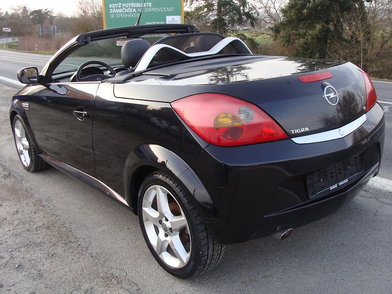 Opel Tigra 1.8i, 96000 km, 1. majitelka - fotka 4 z 31