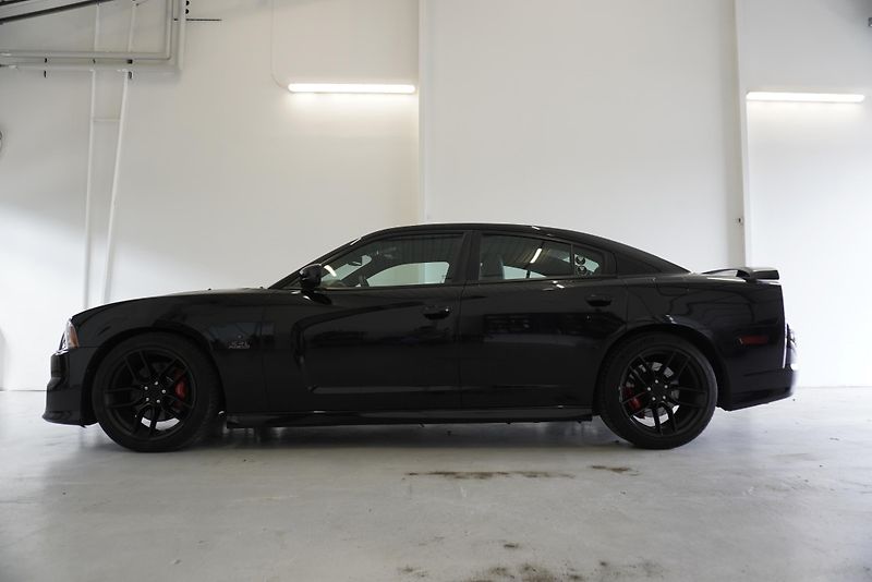 Dodge Charger 6.4 HEMI SRT 8 AUTOMAT - fotka 6 z 39