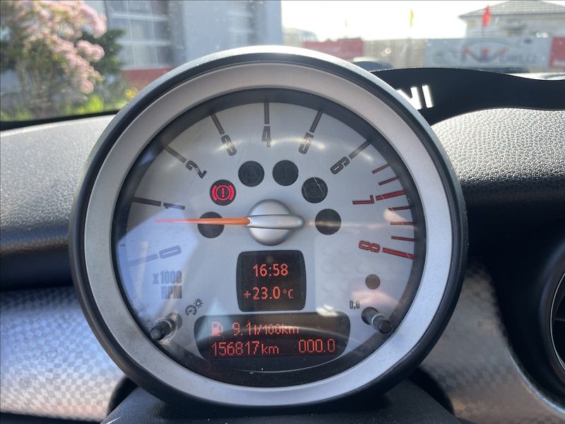 Mini Cooper S 1,6 i 16V 135kw S Panorama - fotka 15 z 35