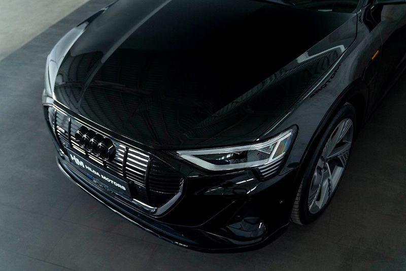 Audi e-tron 55 300kW SB BlackEd Taž ZÁRUKA - fotka 7 z 40