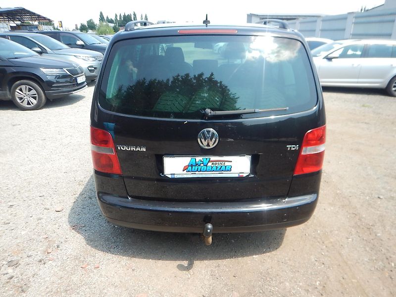 Volkswagen Touran 1.9 TDI, 7 MÍST, TAŽNÉ - fotka 7 z 33