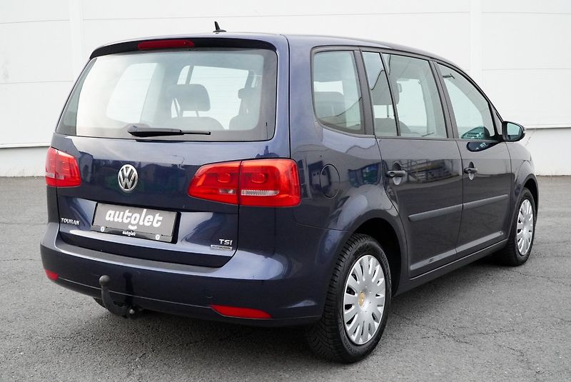 Volkswagen Touran (2014) - fotka 10 z 28