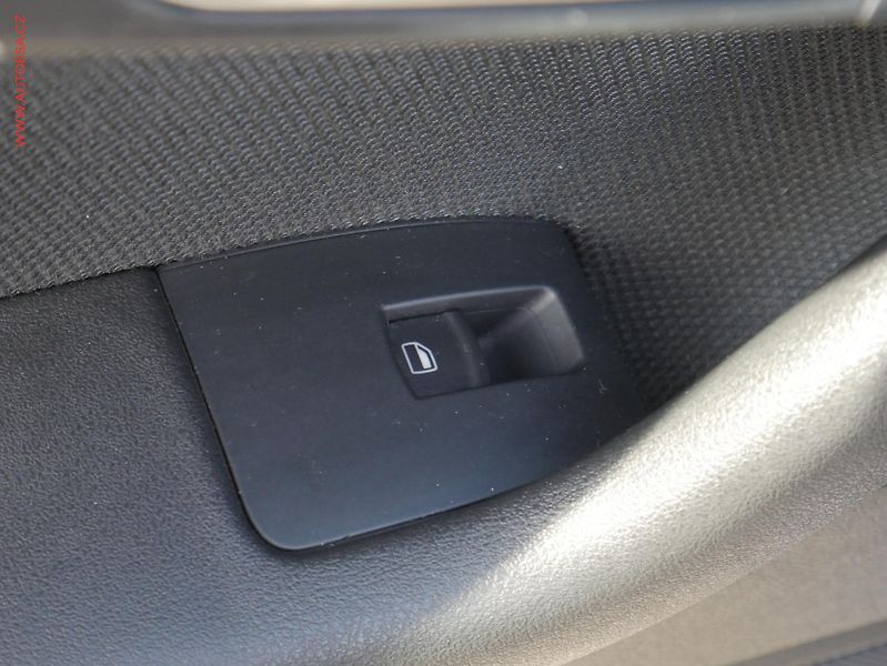 Audi A3 (2008) 2.0 TDI, S-line, xenon - fotka 12 z 15