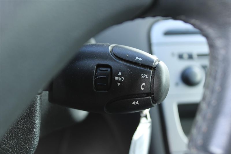 Peugeot 308 1.6VTi 88kW AUTOMAT 94000KM ČR - fotka 14 z 19