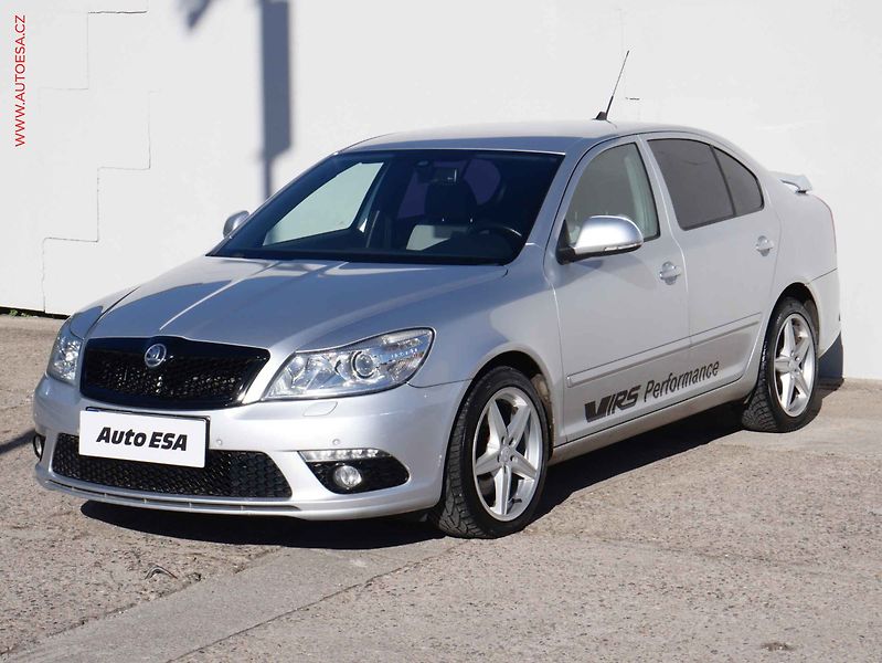Škoda Octavia (2009) 2.0 TDi, RS, xenon, navi - fotka 3 z 15