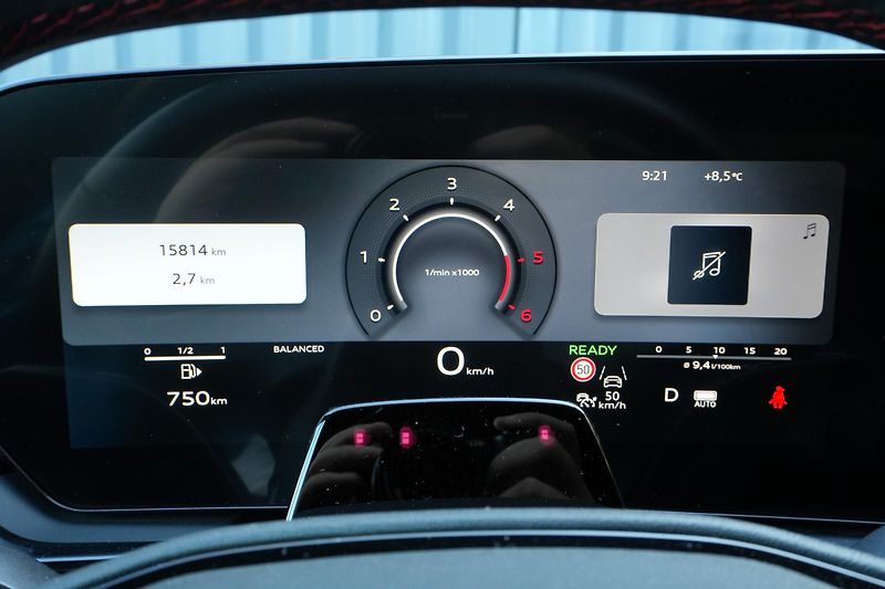 Audi A6 Avant 220 kW, ČR, S-Line, Tažné - fotka 12 z 37