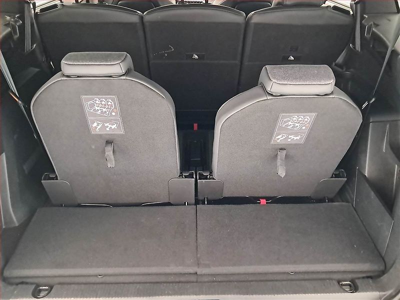 Peugeot 5008 (2023) PureTech 130 - fotka 22 z 22