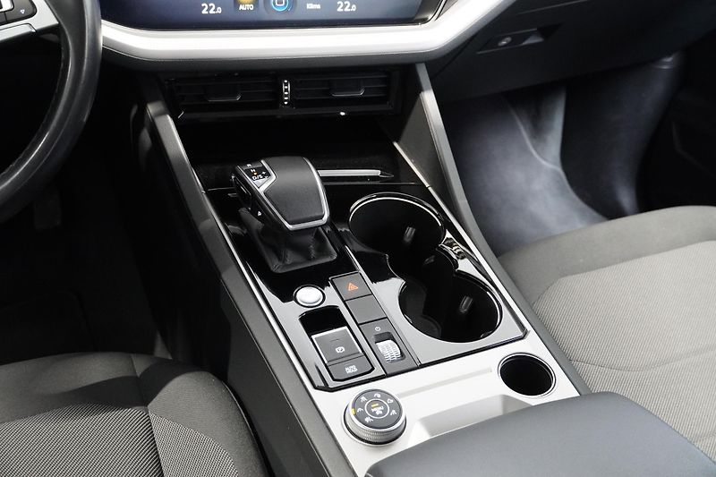 Volkswagen Touareg 3.0TDI,170kW,ČR,DigitalCockpit - fotka 21 z 29