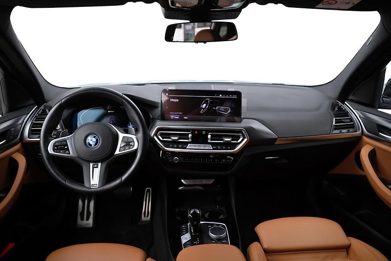 BMW X3 xDrive30e - fotka 11 z 17