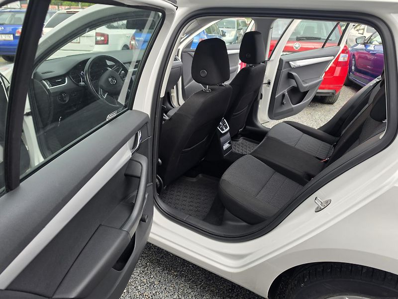 Škoda Octavia 1.6 TDI DSG.  - fotka 11 z 19