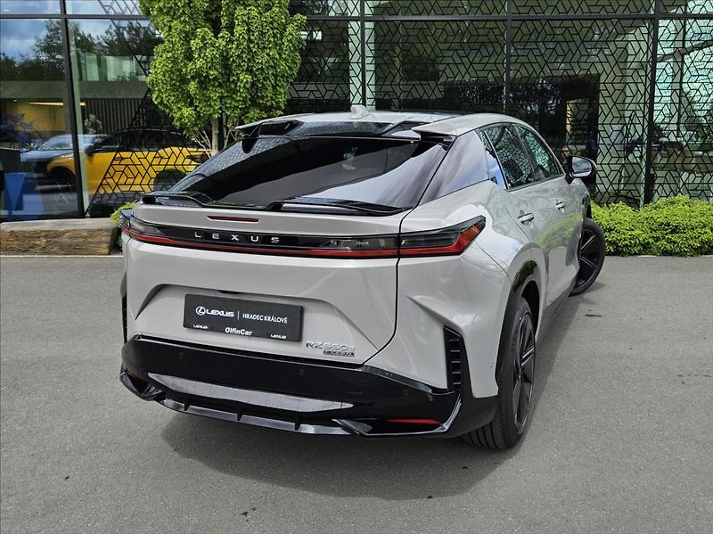 Lexus RZ550e 0,0 F SPORT Luxury - fotka 15 z 16