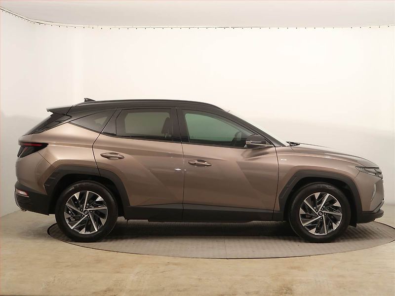 Hyundai Tucson (2022) 1.6 T-GDI 48V MHEV - fotka 6 z 15