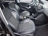 Peugeot 2008 (2019) 1.2 PureTech, Serv.kniha, Navi - náhled 9
