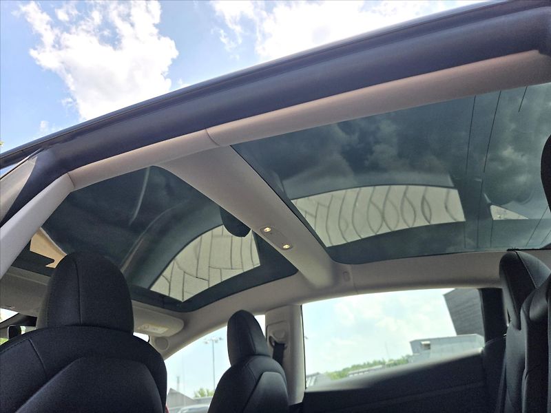 Tesla Model 3 0,0 LR 4x4 Tažné z. SOH 91% 1. - fotka 12 z 20