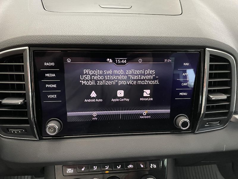 Škoda Karoq 1.5 TSi ČR 1.MAJ 6M LED SERVIS - fotka 25 z 31