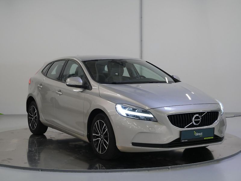 Volvo V40 - fotka 8 z 27