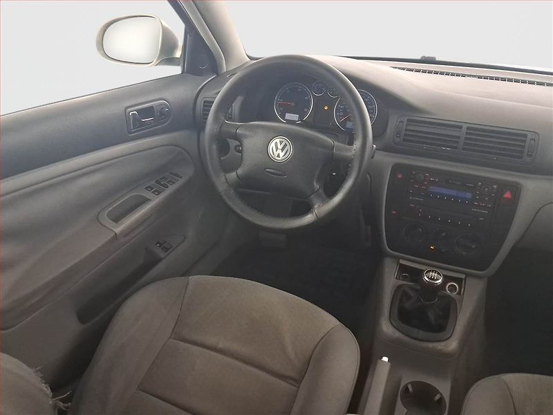 Volkswagen Passat (2004) Comfortline 1.9 TDI, po STK - fotka 7 z 20