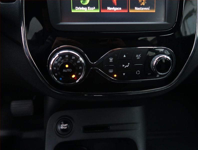 Renault Captur (2016) 1.2 TCe, Automat, Tempomat - fotka 18 z 22
