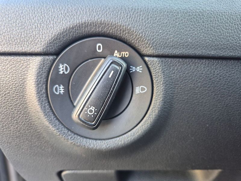Škoda Octavia Combi 2,0 TDI DSG Style Plus, - fotka 12 z 20