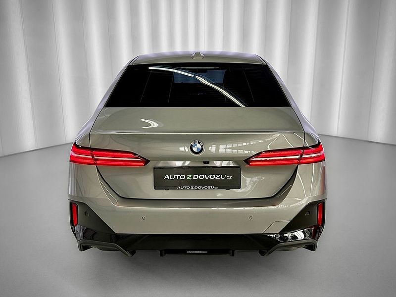 BMW Řada 5 520d xDrive, M-SPORT, HUD, H/K - fotka 6 z 33