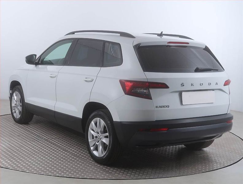 Škoda Karoq (2020) 1.6 TDI, Navi, Tempomat - fotka 4 z 15