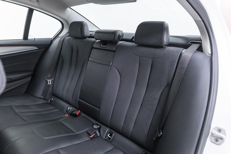 BMW Řada 5 520d xDrive*1.majitel*nebouran - fotka 9 z 39