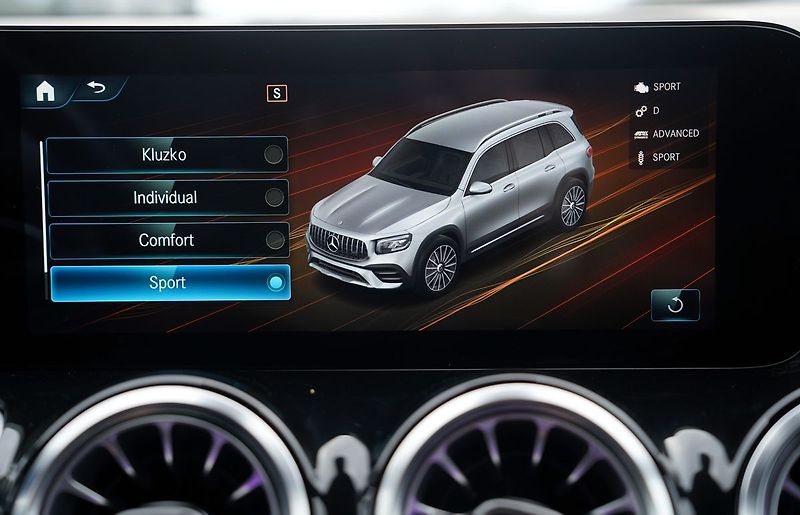Mercedes-Benz GLB 35 AMG 4Matic/310 PS/ČR - fotka 43 z 44