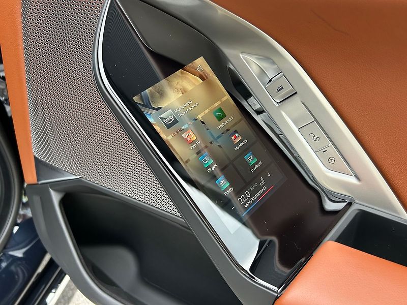 BMW Ostatní i7 xDrive 60 TV TOP 2025 - fotka 40 z 44
