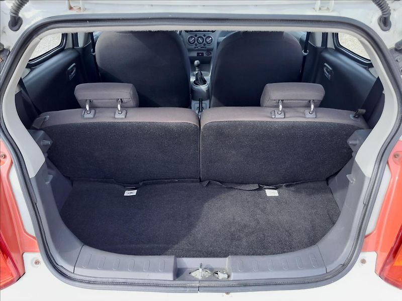 Nissan Pixo 1,0i 50kW - fotka 24 z 41
