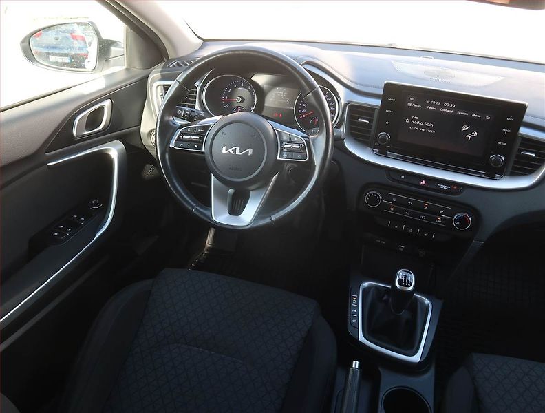 Kia Ceed (2023) 1.5 T-GDI, ČR,1.maj - fotka 7 z 20