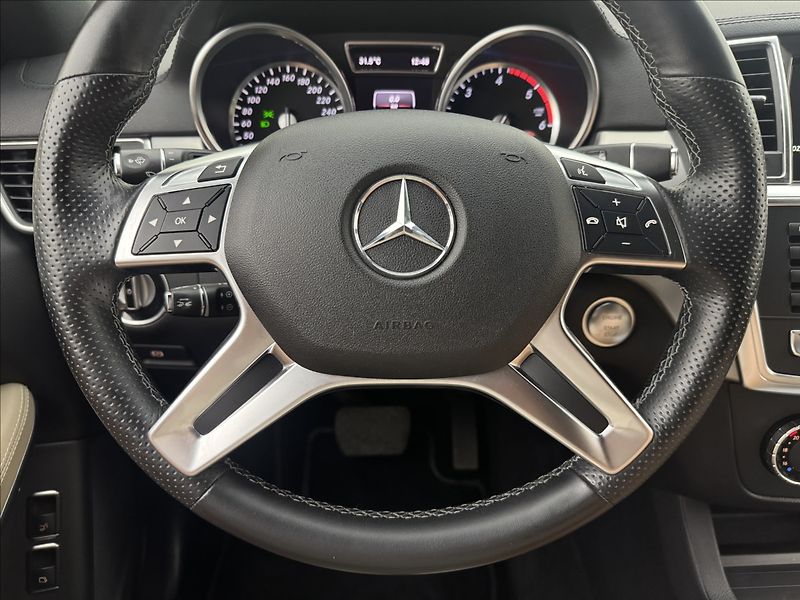 Mercedes-Benz GL 3,0 DPH AMG 4X4 NZTOP 360° TZ - fotka 9 z 48