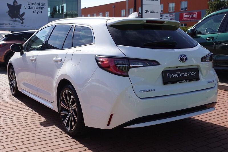 Toyota Corolla 1.8HEV CVT  Comfort Style Tech - fotka 6 z 31
