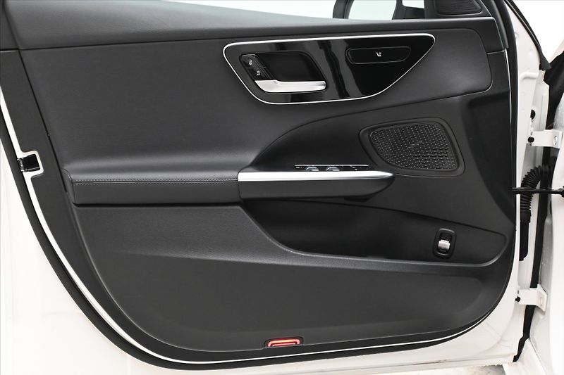 Mercedes-Benz Třídy C 2,0 220d 147 kW 9G Tronic TAŽN - fotka 24 z 32