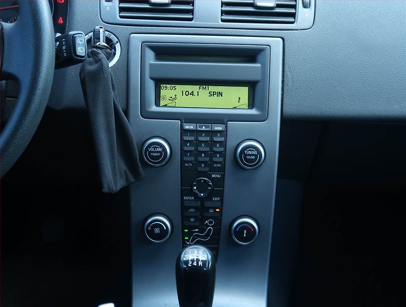 Volvo V50 (2008) 1.8 i, Klima, jezdí skvěle - fotka 12 z 14
