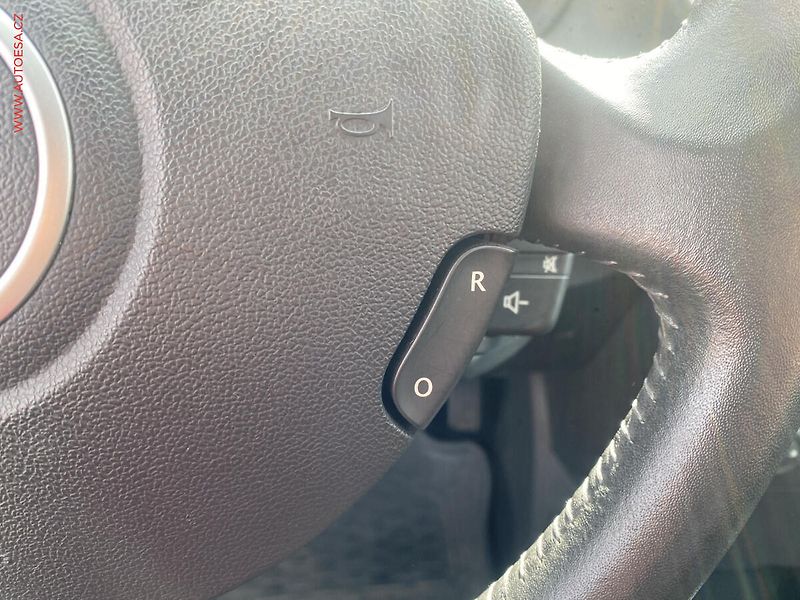 Renault Clio (2008) 1.2 i, ČR, Temp.STK1/27 - fotka 13 z 20