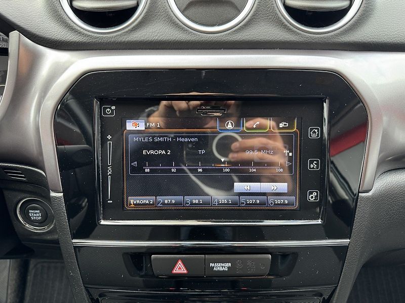 Suzuki Vitara (2021) 1.4 BoosterJet 4x4 Automat LED - fotka 12 z 49