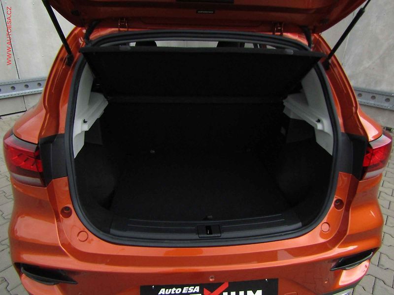 MG ZS (2022) 1.5 DVVT, ČR, AC, TZ, park - fotka 7 z 20