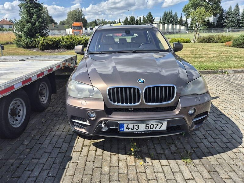 BMW X5 (2011) 3.0 D XDRIVE Vada motoru! - fotka 6 z 14