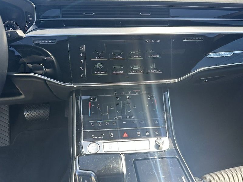 Audi A8 60 TDI V8 Quattro 320kW - fotka 13 z 32