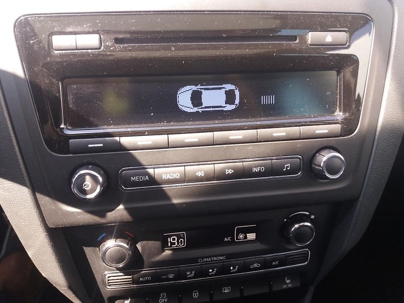 Škoda Rapid 1.4TSi,DSG,XENONY,PANORAMA!! - fotka 15 z 31