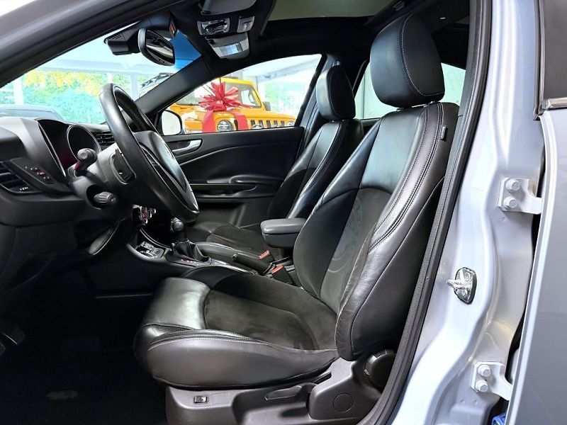 Alfa Romeo Giulietta (2014) 1.4 TMA 170k TCT Distinctive S - fotka 7 z 22