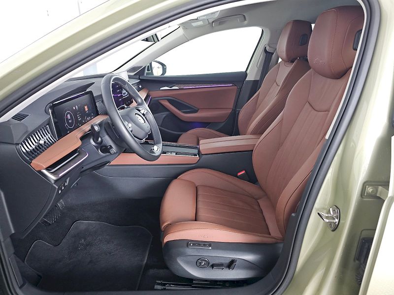 Škoda Superb (2024) 2.0TSi 195kW 4x4 DSG Laurin a - fotka 6 z 30