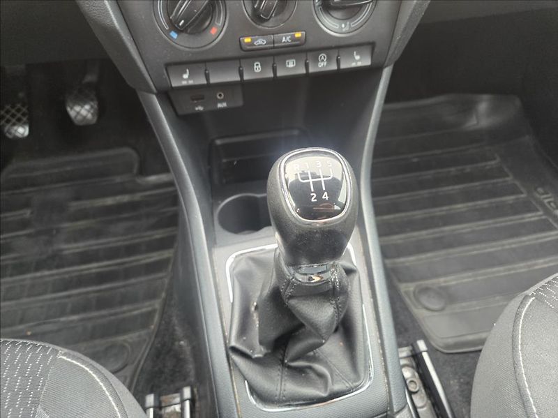 Škoda Rapid 1,2 TSI  AMBIENTE - fotka 18 z 23