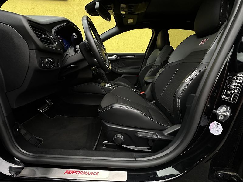 Ford Focus (2021) ST*Automat*206kW*1.Maj.B&O - fotka 8 z 42
