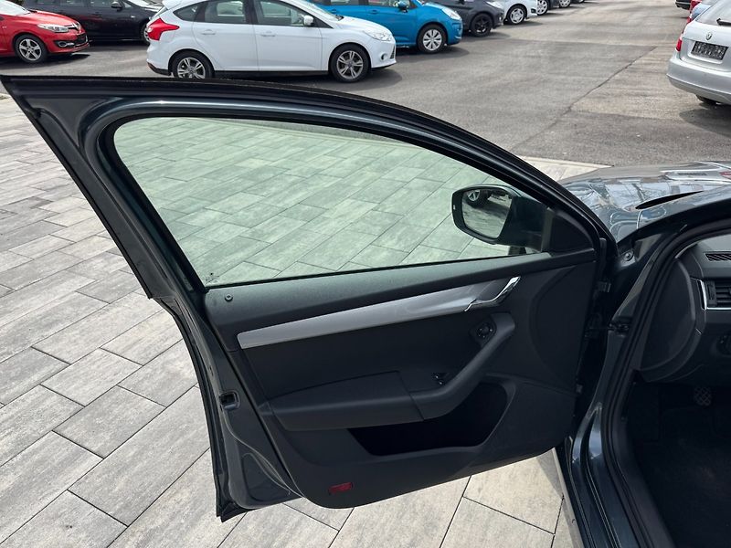 Škoda Octavia (2015) Ambition 1.6 TDI - fotka 9 z 30