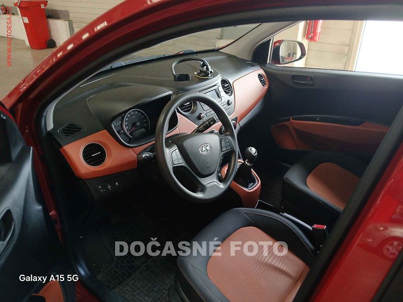Hyundai i10 (2015) 1.0i, 2.maj,ČR, AC, tempo - fotka 3 z 3