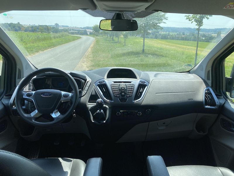Ford Tourneo Custom (2015) Business Edition - fotka 17 z 30
