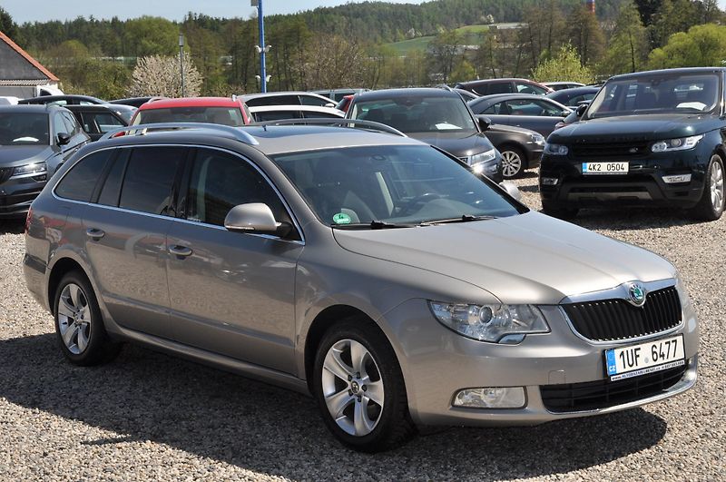 Škoda Superb II 2.0TDi 103kW KOMBI Panorama - fotka 2 z 19